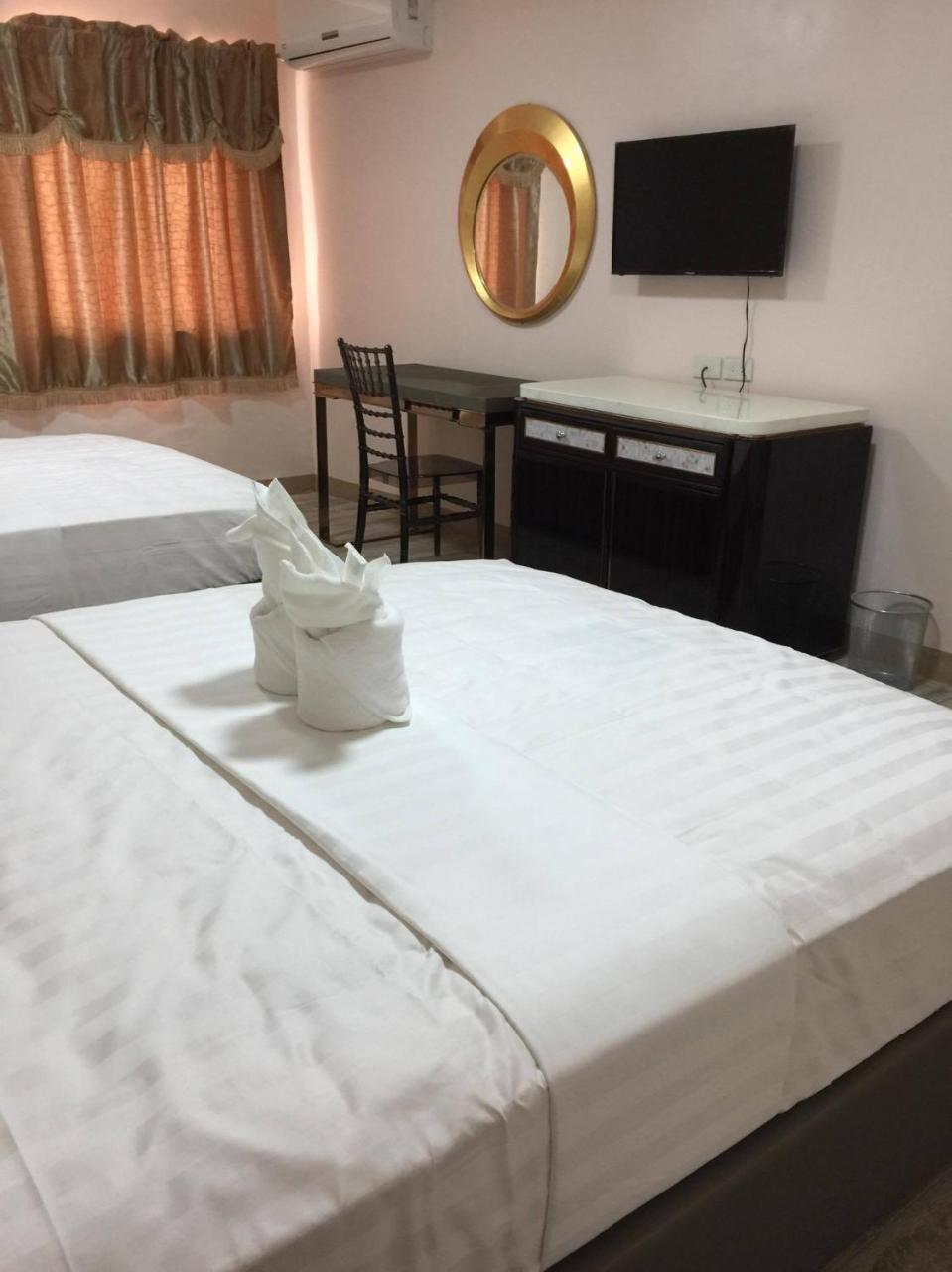 Meaco Royal Hotel - Lipa Lipa City Екстериор снимка